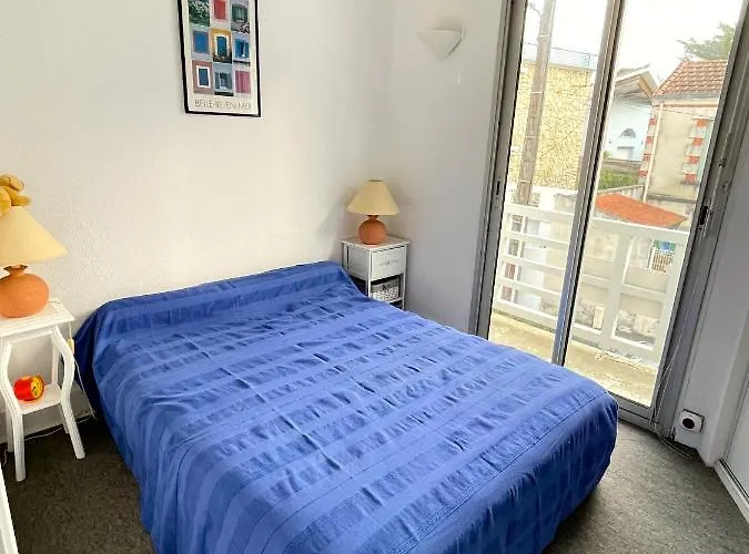 Hébergement de vacances Romeo , 250m De La *